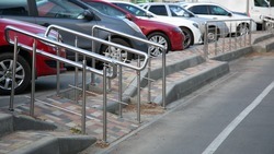 Парковку и тротуары отремонтировали в селе Левокумского округа
