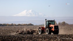 На полевые работы в 2022 году аграрии Ставрополья израсходуют более 644 тысяч тонн удобрений